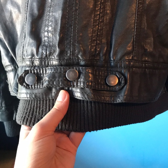 Leather jacket - Picture 5 of 7